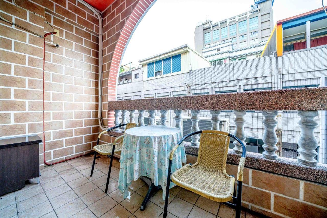 樂哈哈羅東夜市親子民宿 Luodong Exterior foto